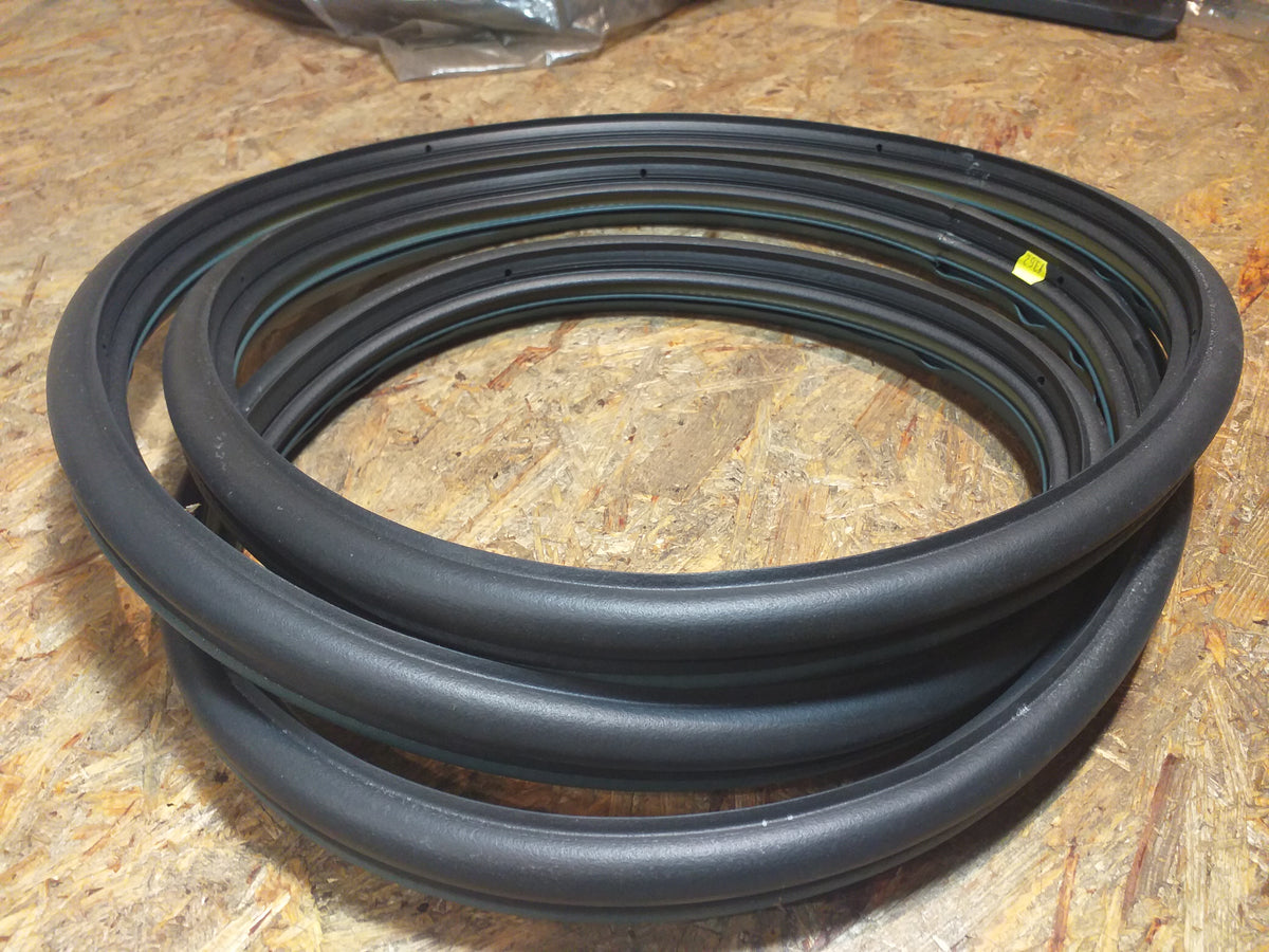 Kadett E Gummiabdichtung hinten links sowie rechts original GM Opel NEU