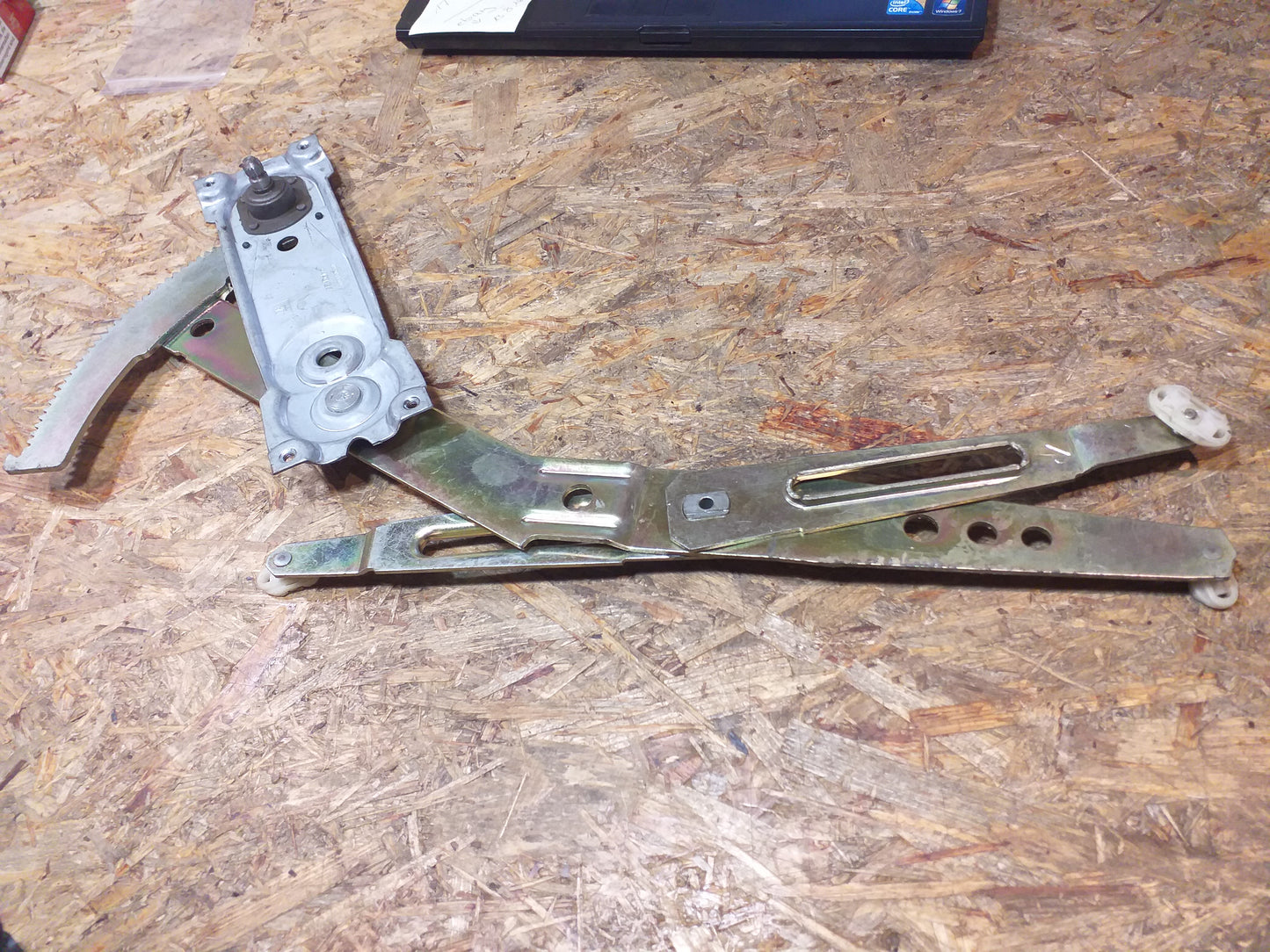 Corsa B Fensterheber rechts hinten manuell original GM Opel NEU