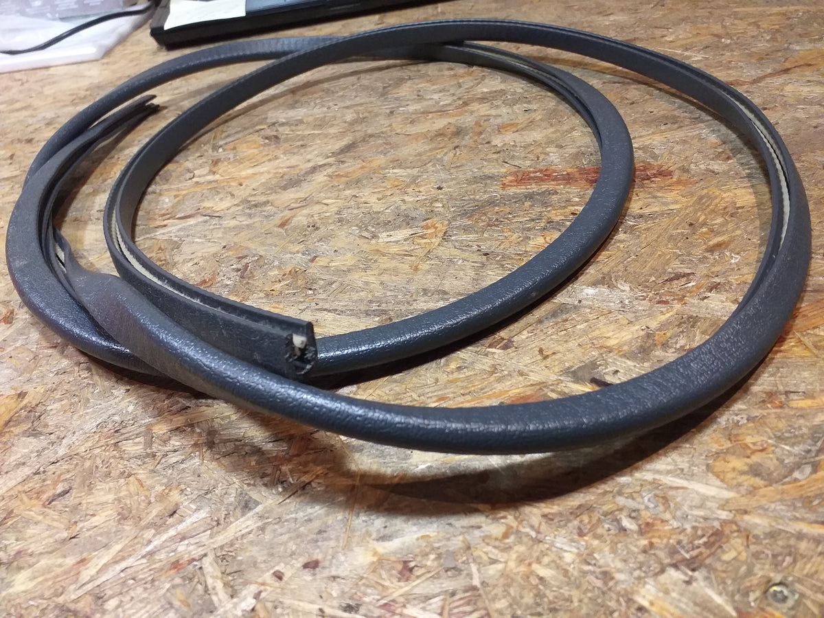 Manta A Rahmen Einstieg Dichtung original Opel NEU