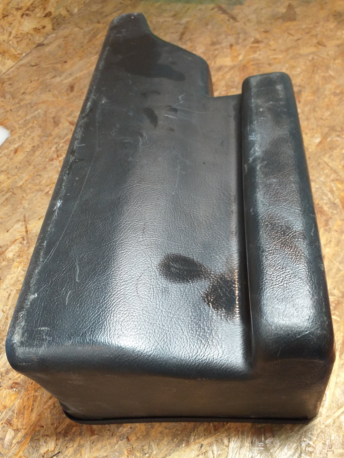 Manta  B Ablagefach Kofferraum original GM Opel NEU