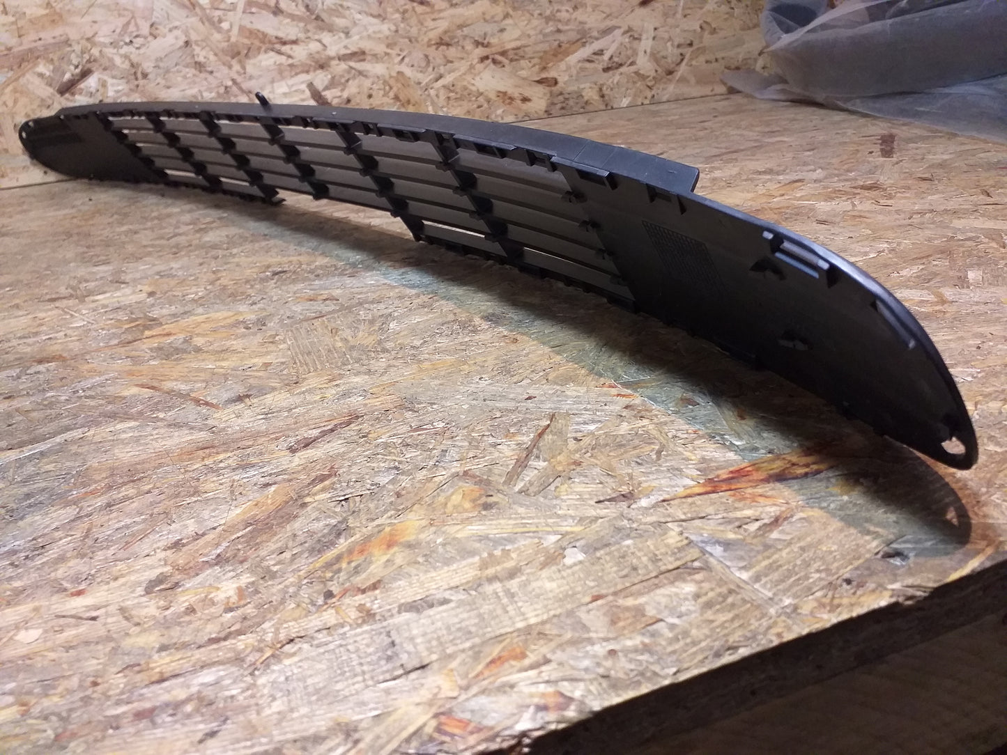 Vectra B Limo Stoßfängergrill vorne original GM Opel NEU