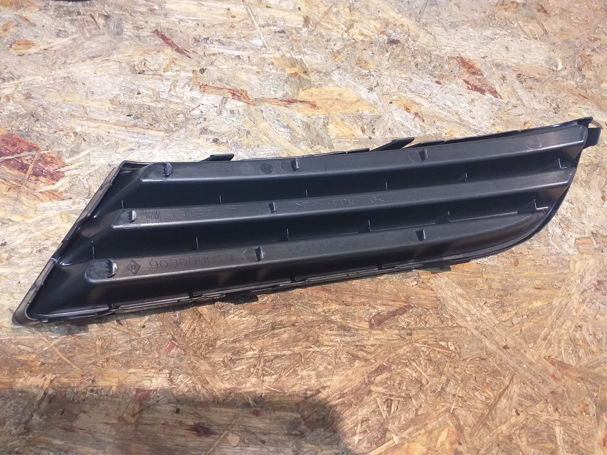 Vectra Einsatzecke Kühlergrill original GM Opel NEU