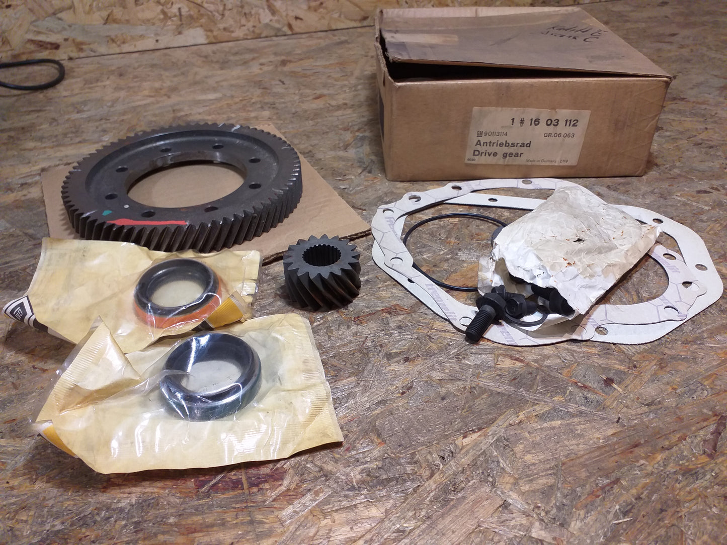 Kadett E Ascona C Antriebsrad original Opel NEU