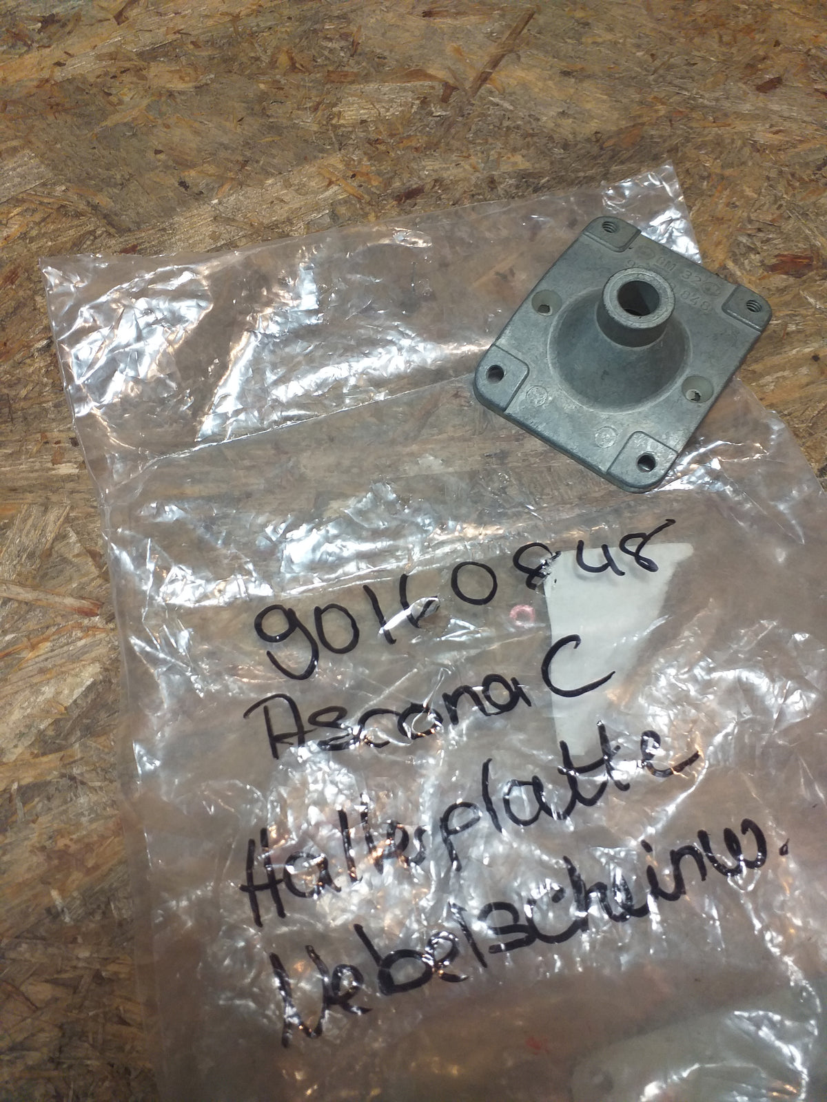 Ascona C Halterplatte Nebelscheinwerfer original GM Opel NEU