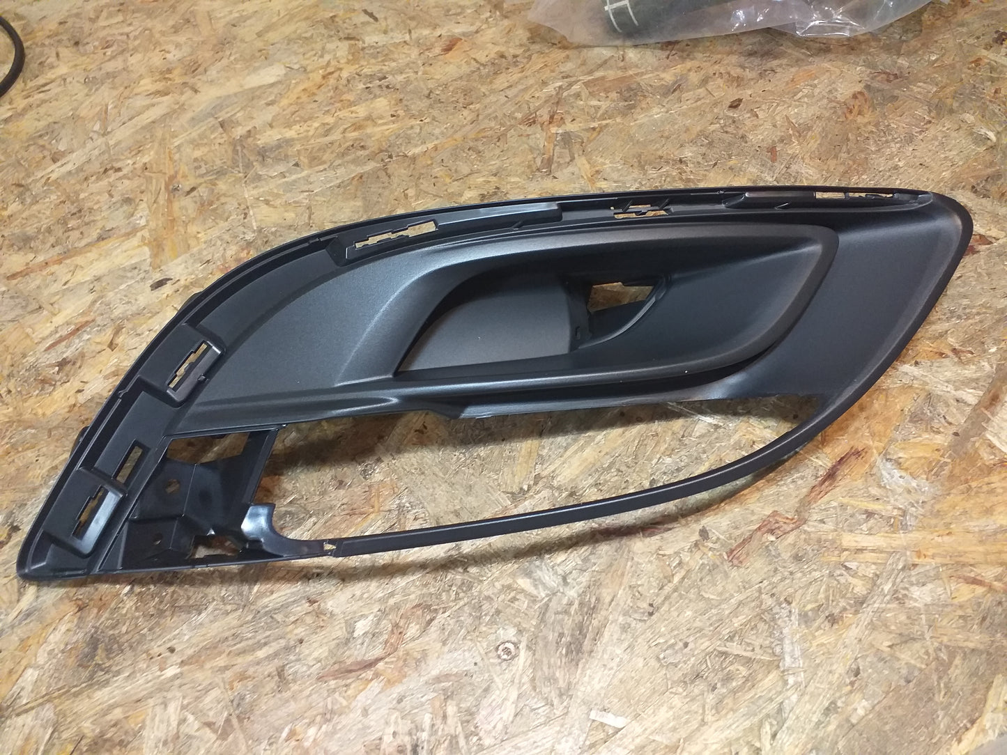 Astra J Stoßfänger vorne links Scheinwerfer-Einsatz original GM Opel NEU
