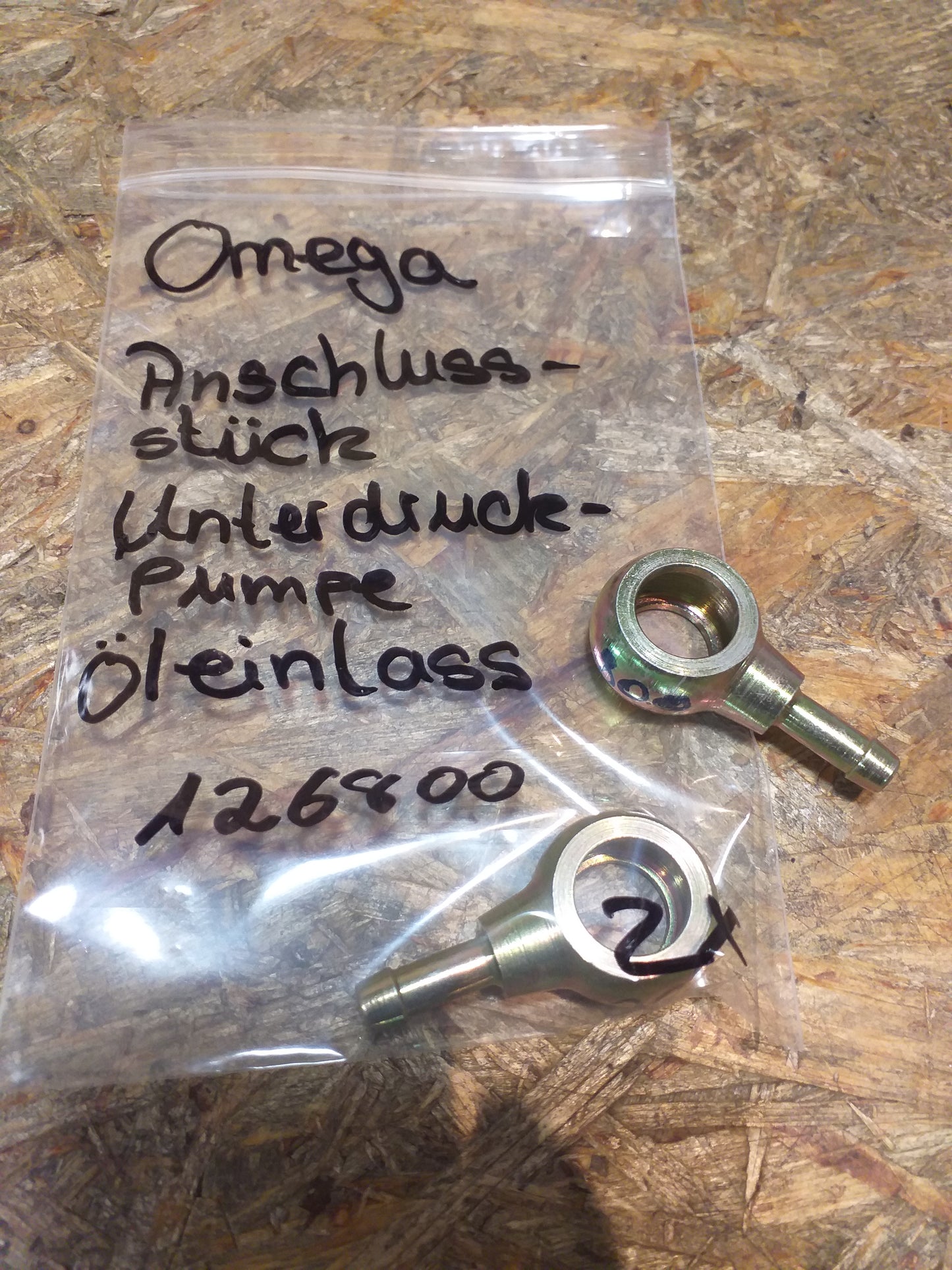 Omega Anschlussstück Unterdruckpumpe Öleinlass original Opel NEU