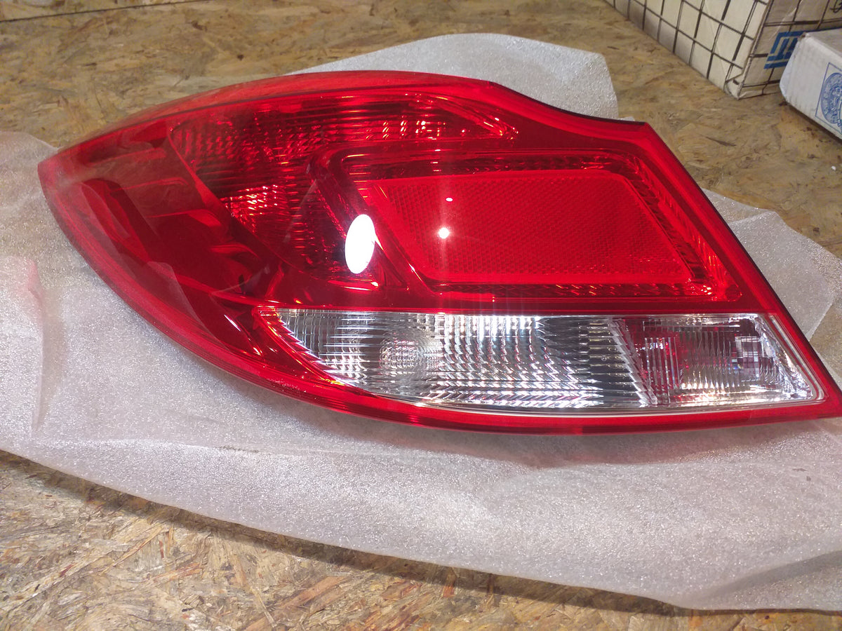 Insignia Heckleuchte links original GM Opel NEU