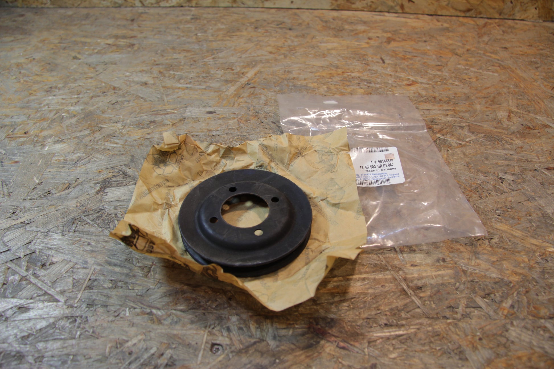 Original GM Opel Riemenscheibe  Keilriemen Lüfterflügel am Halter 90144519 Manta B , Rekord E