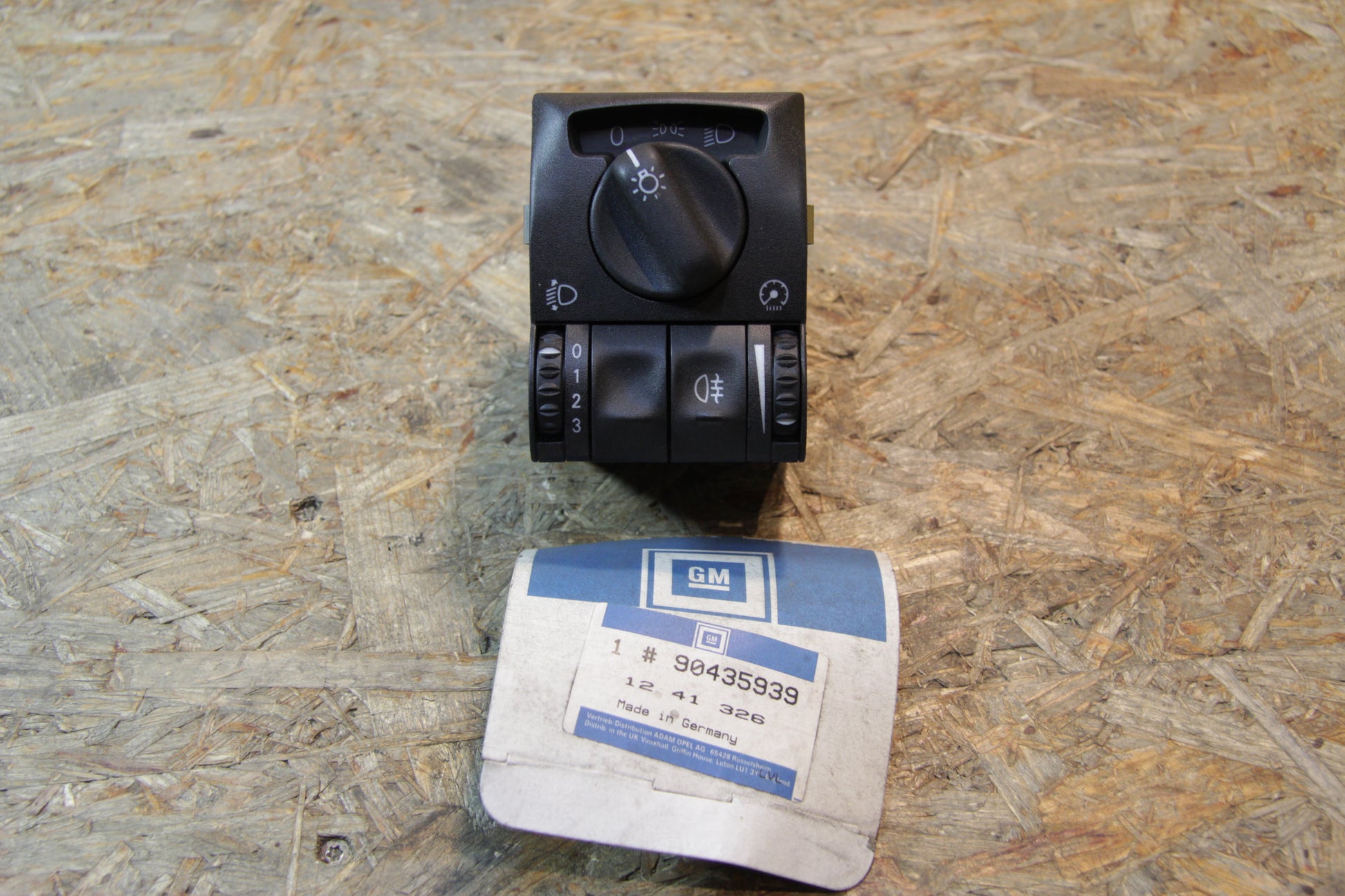 Original GM Opel Schalter Beleuchtung Omega B 90435939 Omega B