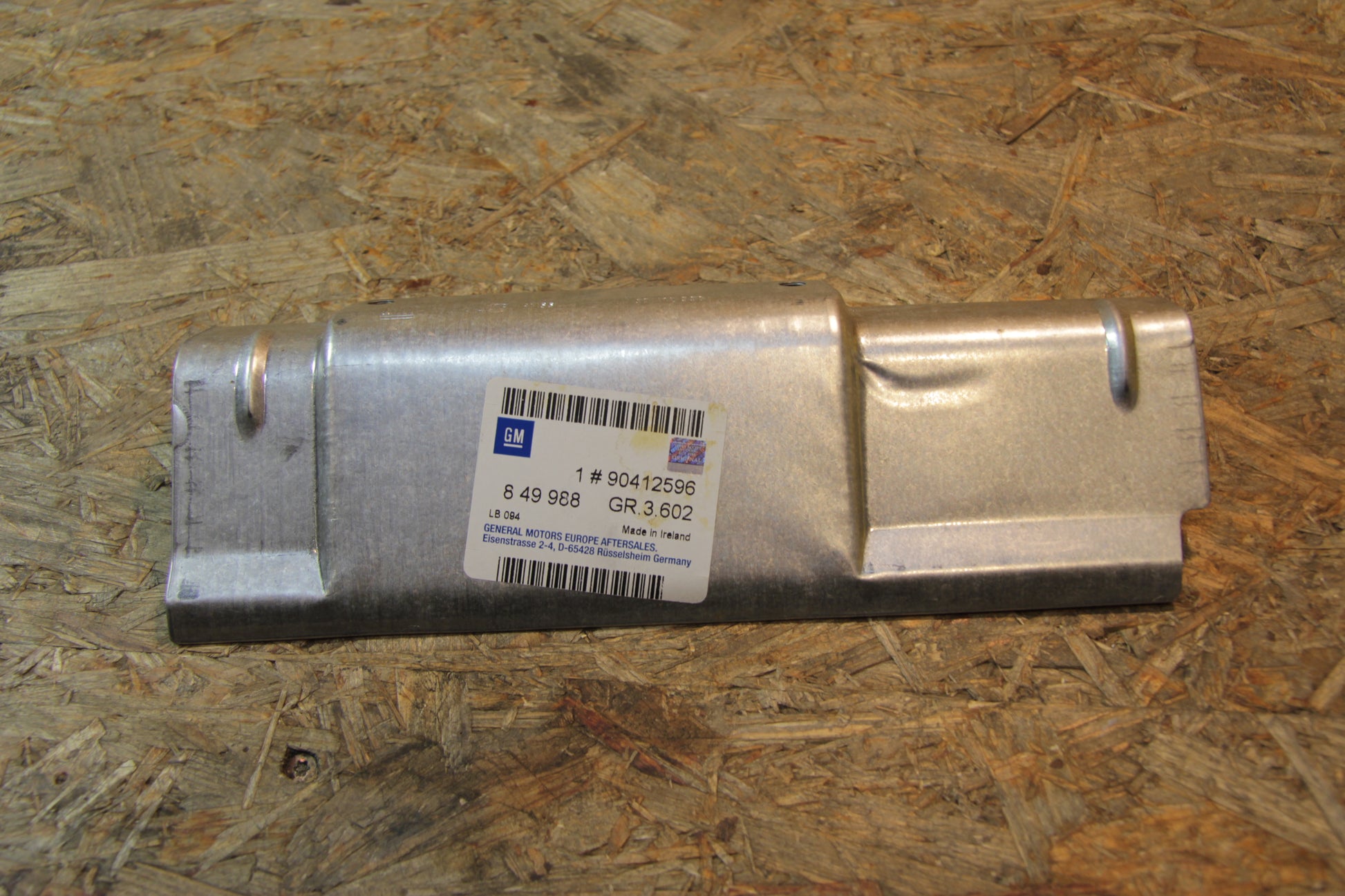 Original GM Opel Hitzeblech Auspuffkrümmer unten (Zylinder 2, 4, 6) 90412596 Omega B