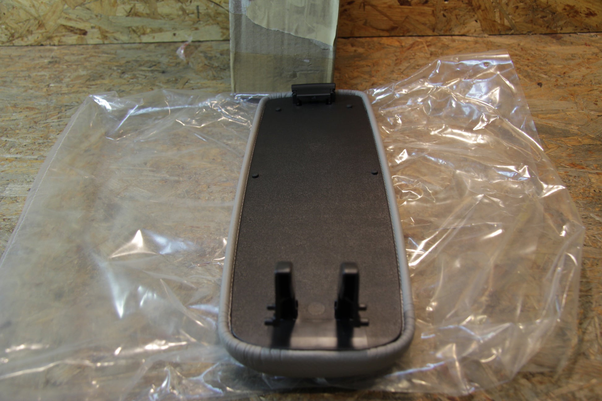 Original GM Opel Deckel Armlehne Leder grau Polstercode: XXLU 13189886 Zafira A , Zafira A