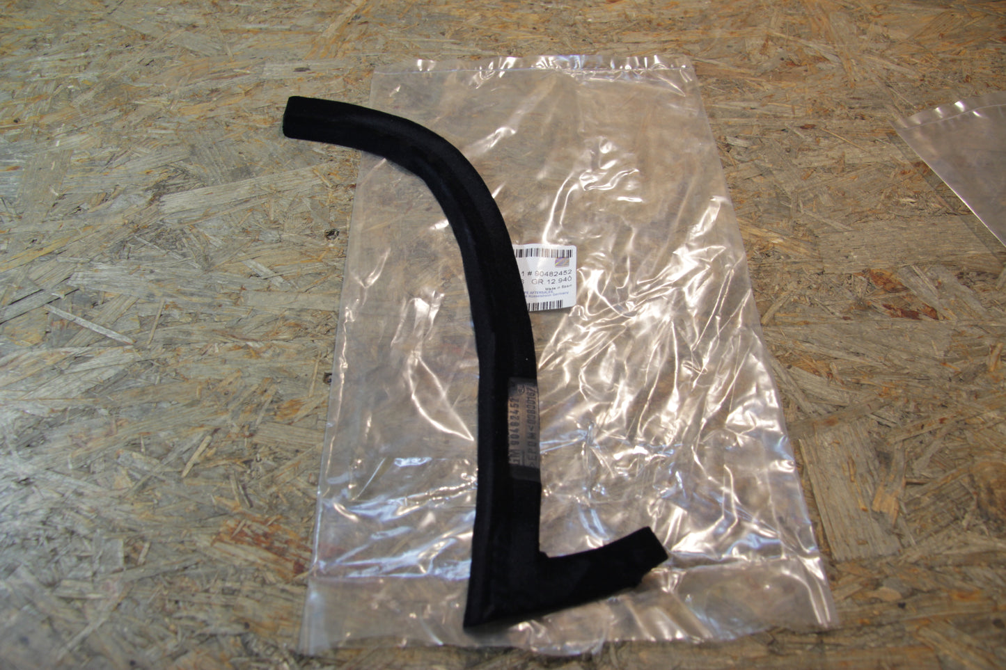 Original GM Opel Dichtleiste Heckscheibe rechts 90482452 Tigra A