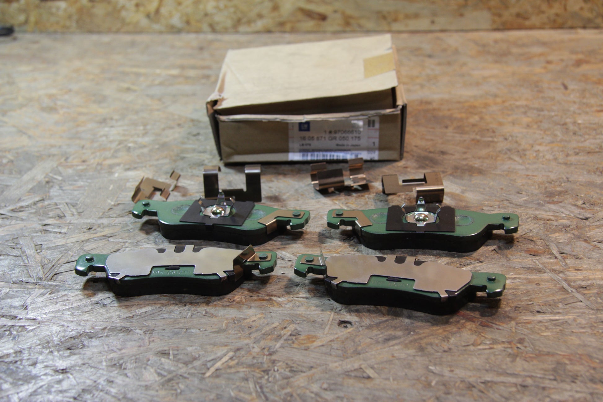 Original GM Opel Bremsbeläge hinten 97066610 Isuzu