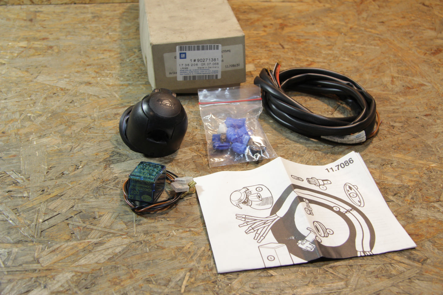 Original GM Opel Elektrosatz Anhängerkupplung  90271381 Kadett E