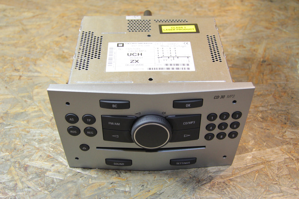 Original GM Opel Radio / CD-Player CD30 MP3 matt-chrom Kennzeichen: ZX  Delphi, Neuteil muß zum Fahrzeug programmiert werd...