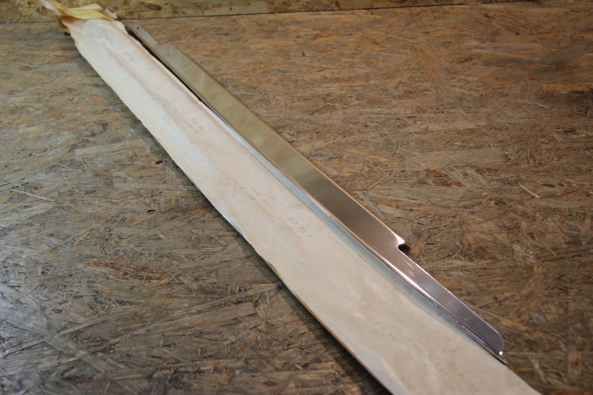 Original GM Opel Zierblende rechts Chrom für unter das Seitenwandfenster 9288484 Manta B