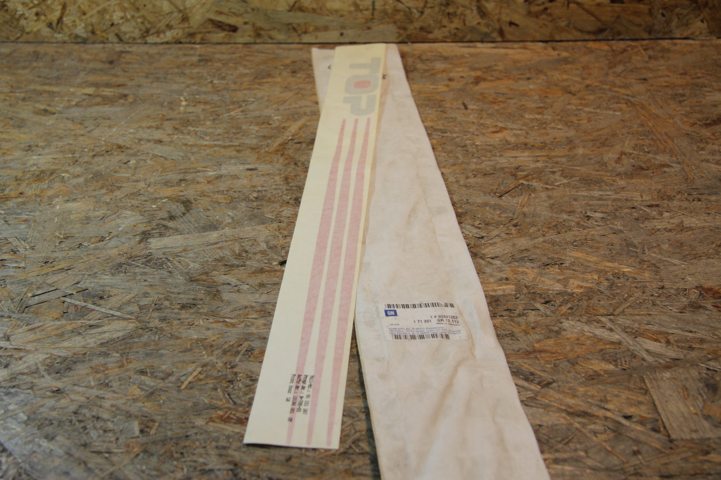Original GM Opel Schriftzug TOP grau / rot Tür links 90331267 Kadett E