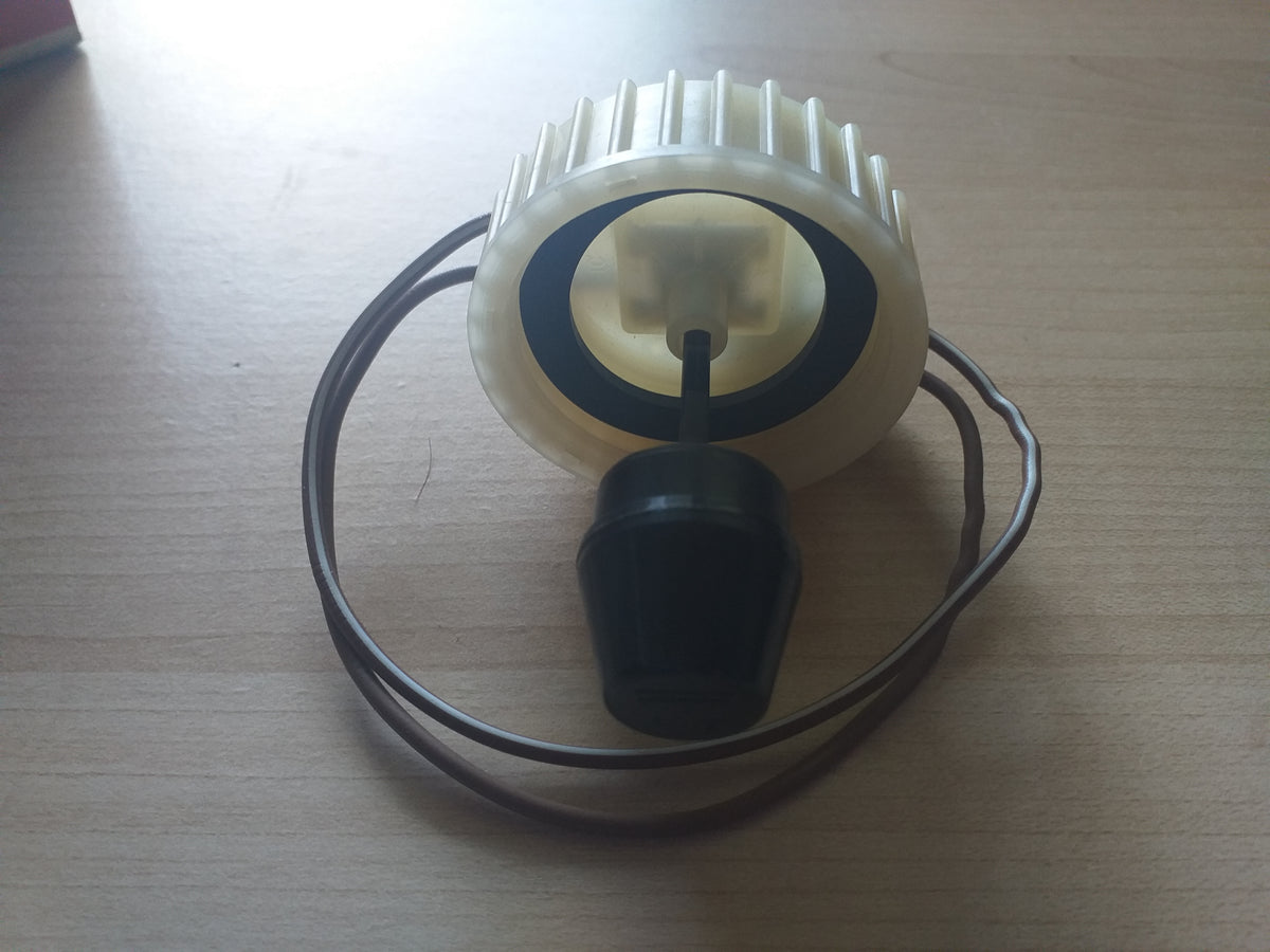 Kadett C Manta B  Ascona B Rekord D/E Deckel an Bremsflüssigkeitsbehälter original AC NEU
