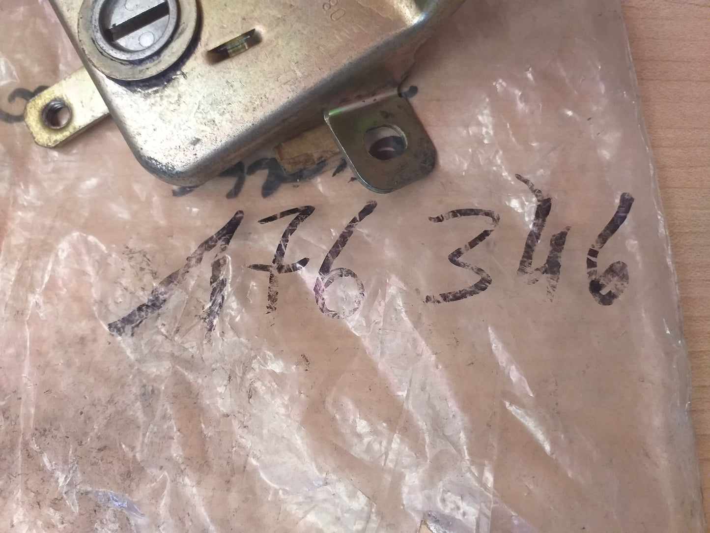 Kadett D Schrägheck Schloss an Heckklappe original GM Opel NEU