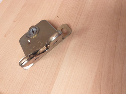 Kadett D Schrägheck Schloss an Heckklappe original GM Opel NEU