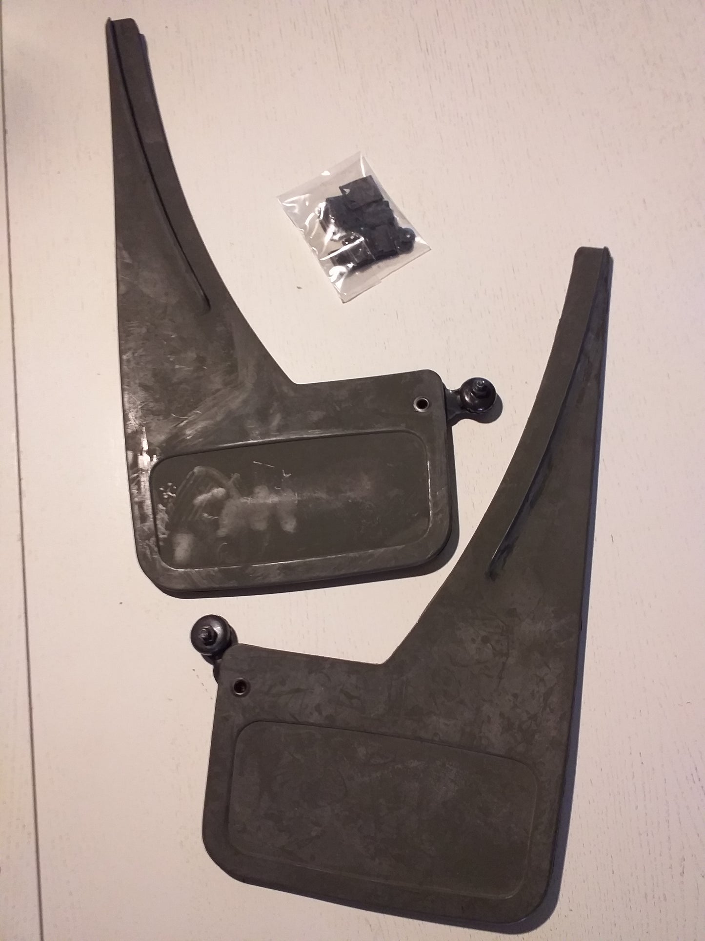 Kadett E GSi  Meriva Satz Schmutzfänger hinten original Opel NEU