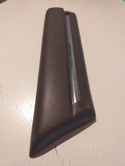Omega A Schutzzierleiste Kotflügel vorne rechts dunkelbraun original GM Opel NEU