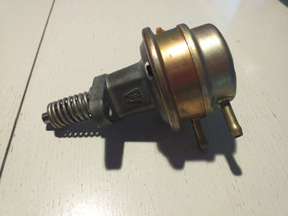 Kadett B Olympia A Rekord B/C Benzinpumpe mit Falsch original APG NEU