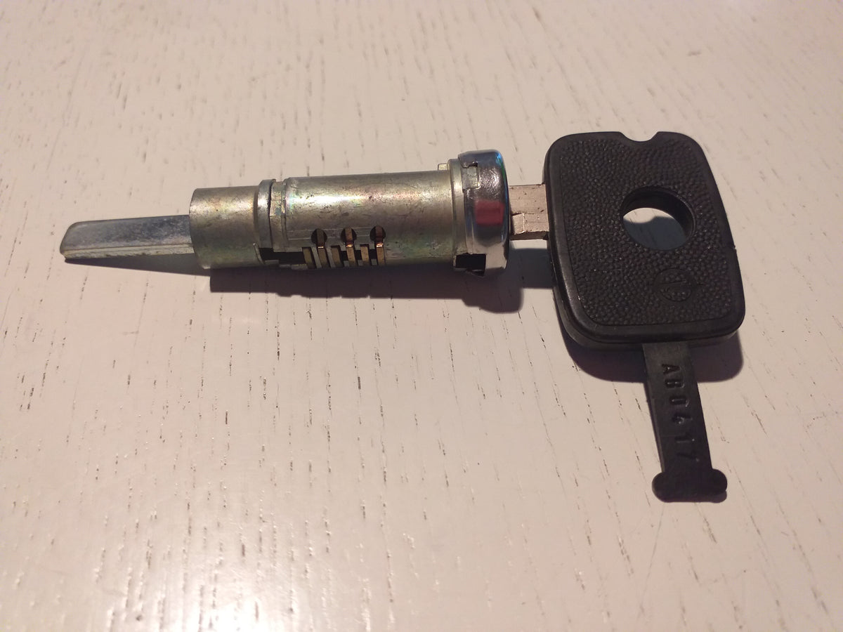 Oldtimer Youngtimer Schließzylinder mit Schlüssel original GM Opel NEU