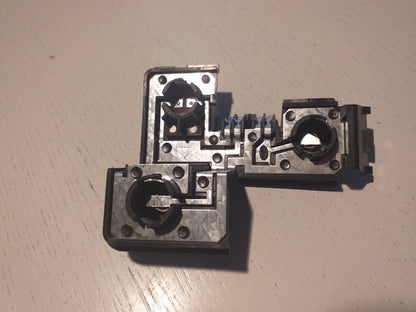 Omega B Stufenheck Lampenträger links außen original GM Opel NEU