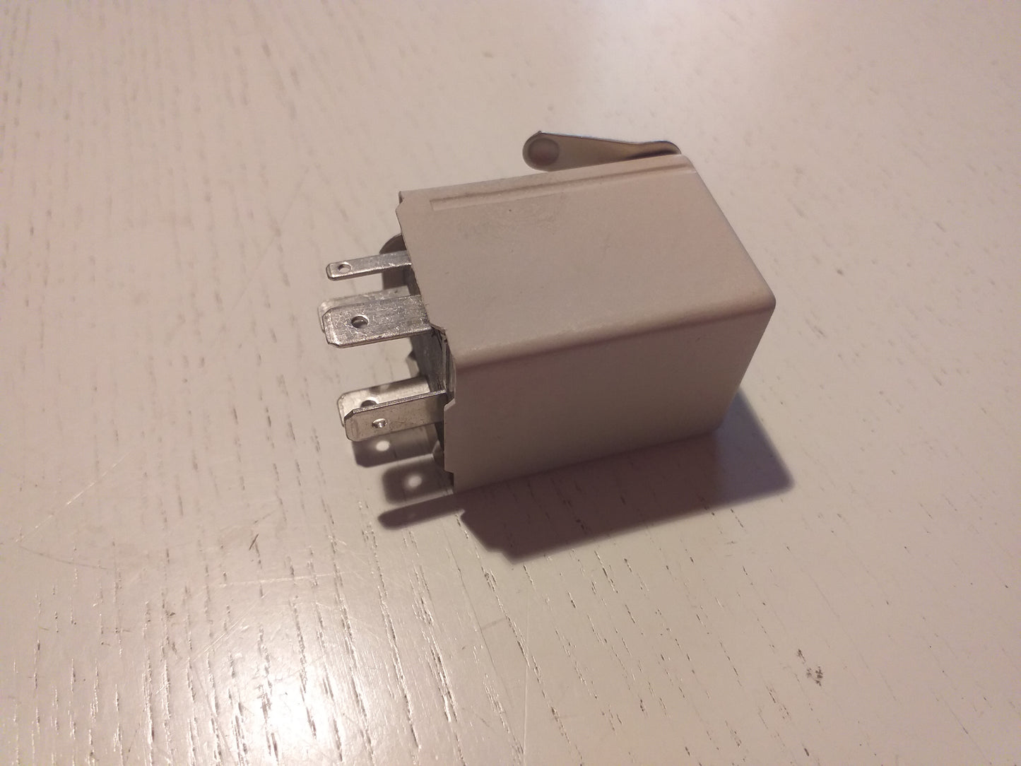 Corsa A Kadett E Ascona C Relais Scheibenwischer original GM Opel NEU