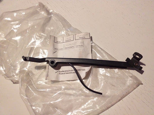 Tigra A/B Kadett E Halter Windabweiser an Schiebedach original GM Opel NEU