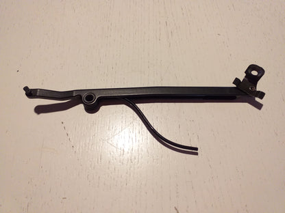 Tigra A/B Kadett E Halter Windabweiser an Schiebedach original GM Opel NEU