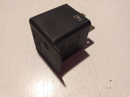 Omega Leistungsrelais original Bosch NEU