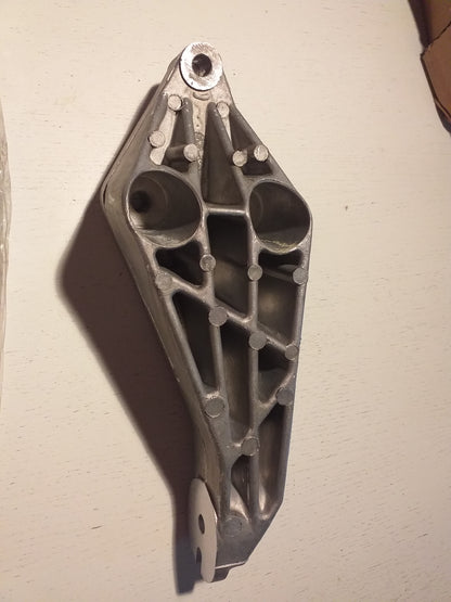Vectra B Motorhalter original GM Opel NEU