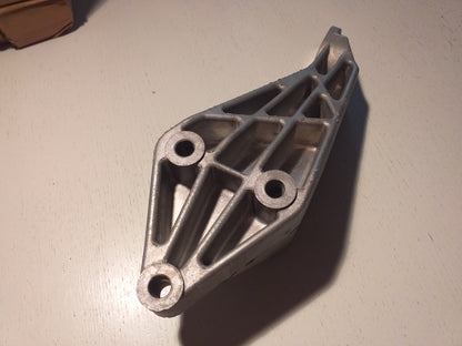 Vectra B Motorhalter original GM Opel NEU