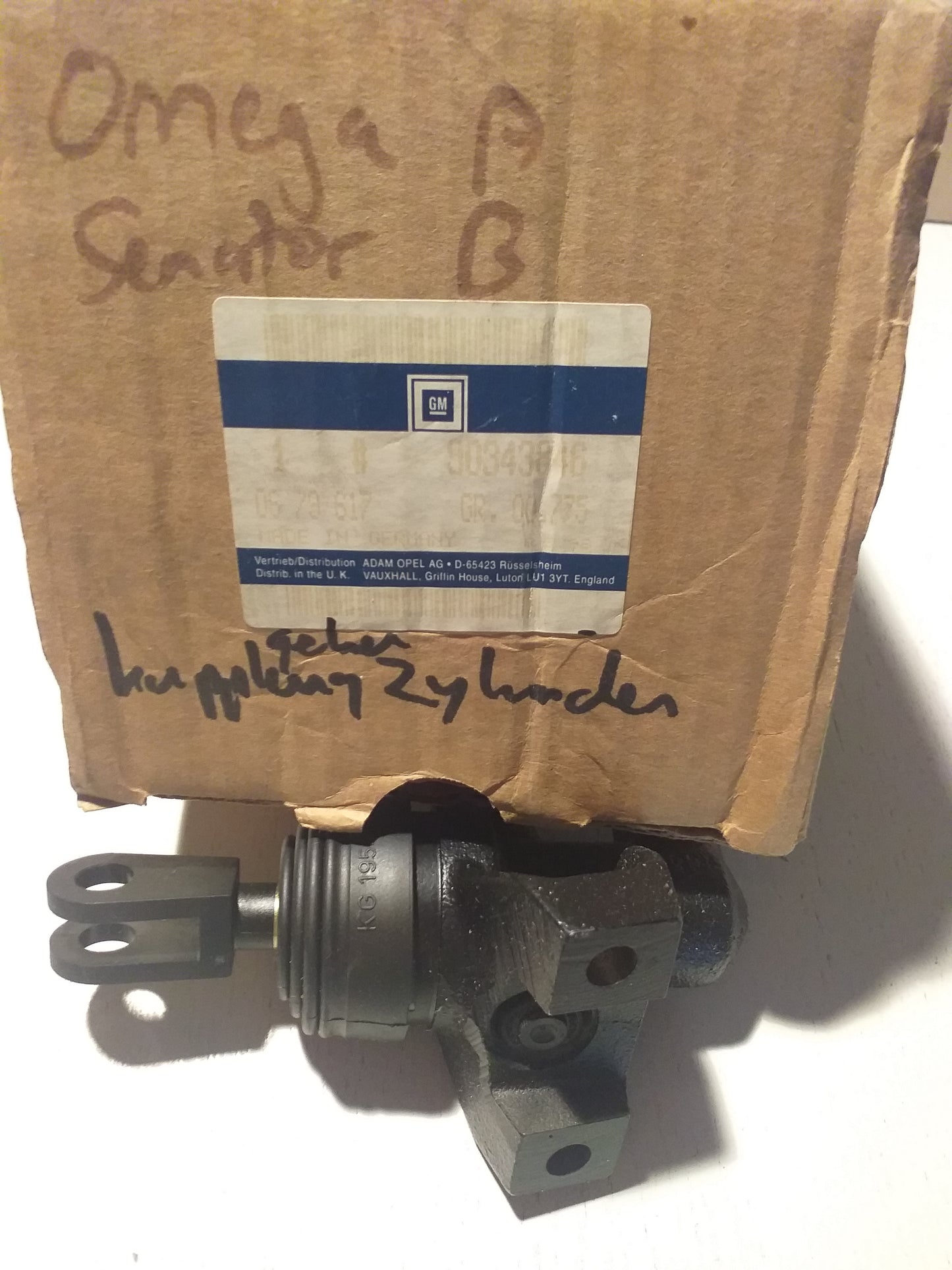 Omega A Senator B Kupplungsgeber Zylinder original GM Opel NEU