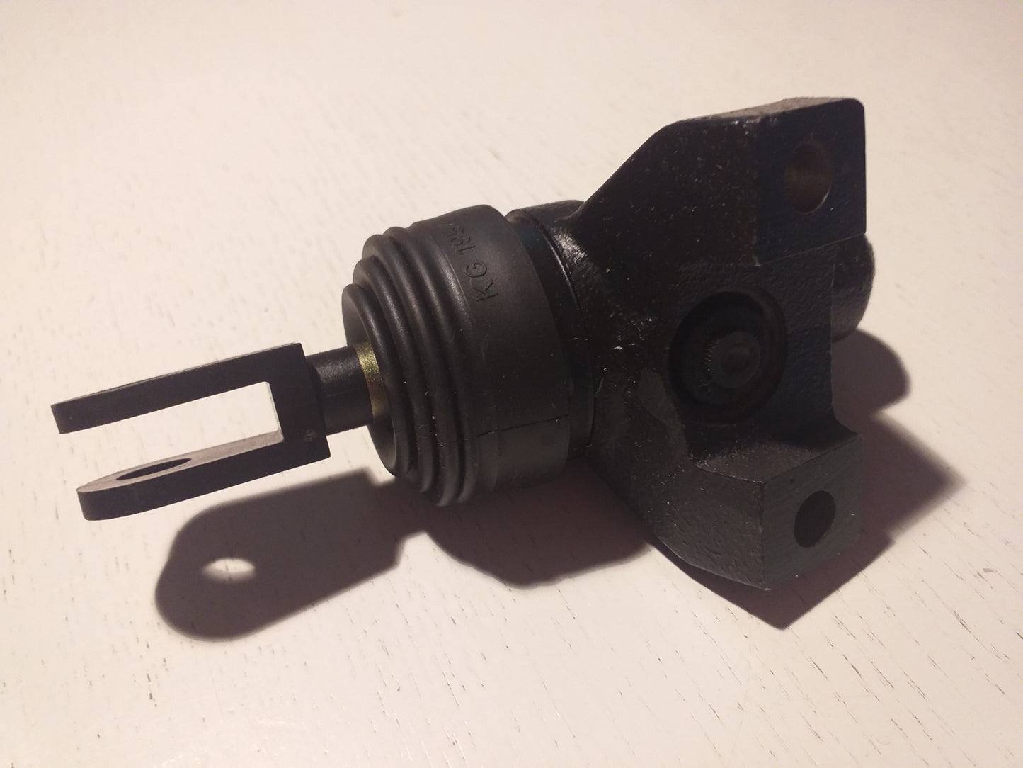 Omega A Senator B Kupplungsgeber Zylinder original GM Opel NEU