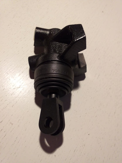 Omega A Senator B Kupplungsgeber Zylinder original GM Opel NEU