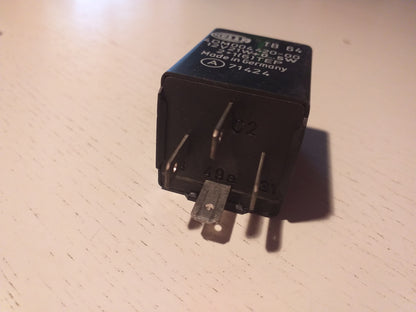 Omega A Senator B Frontera A Blinker Relais original GM Hella NEU