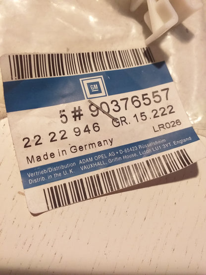 Omega Senator B Clip Befestigung Abdeckung Teppichboden original GM Opel NEU