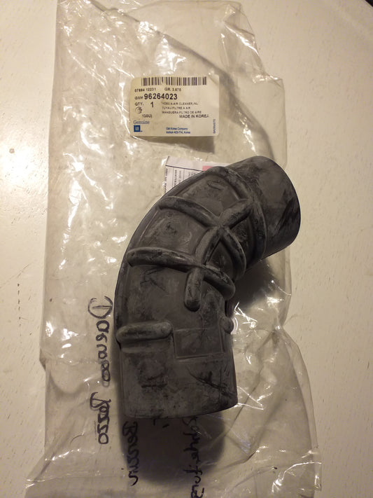 Daewoo Rezzo CDX 2.0 Benzin Ansaugrohr Lufteinlass Rohrleitung original GM Opel NEU