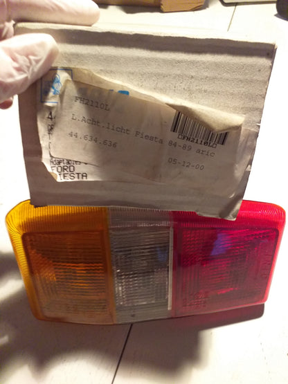 Ford Fiesta Heckleuchteneinsatz links original ARIC NEU