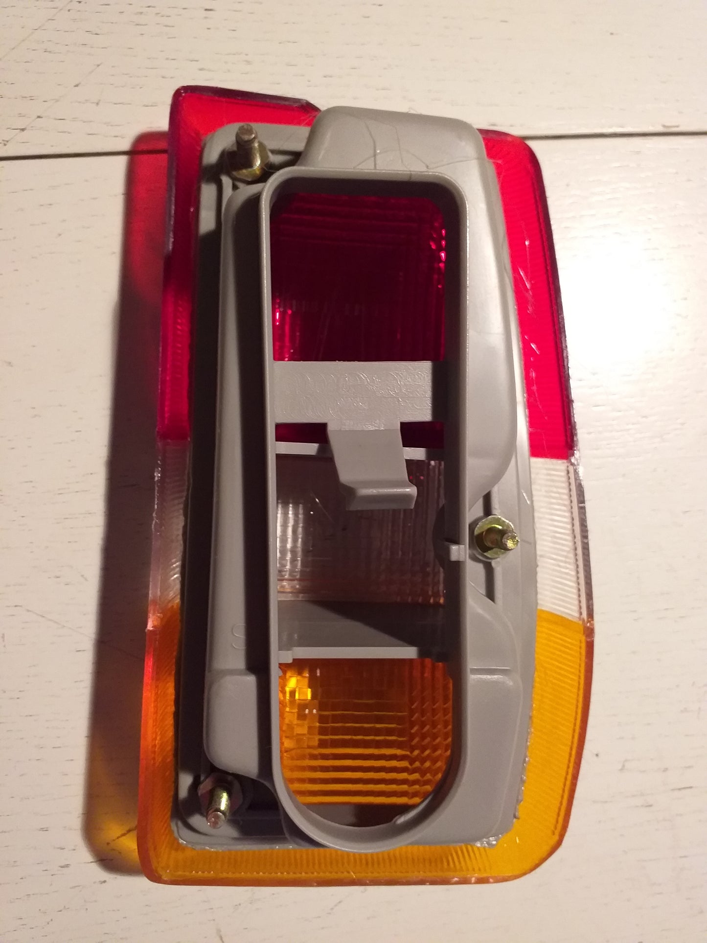 Ford Fiesta Heckleuchteneinsatz links original ARIC NEU