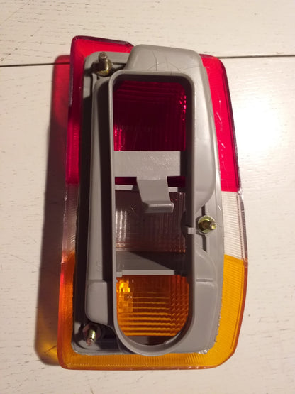 Ford Fiesta Heckleuchteneinsatz links original ARIC NEU