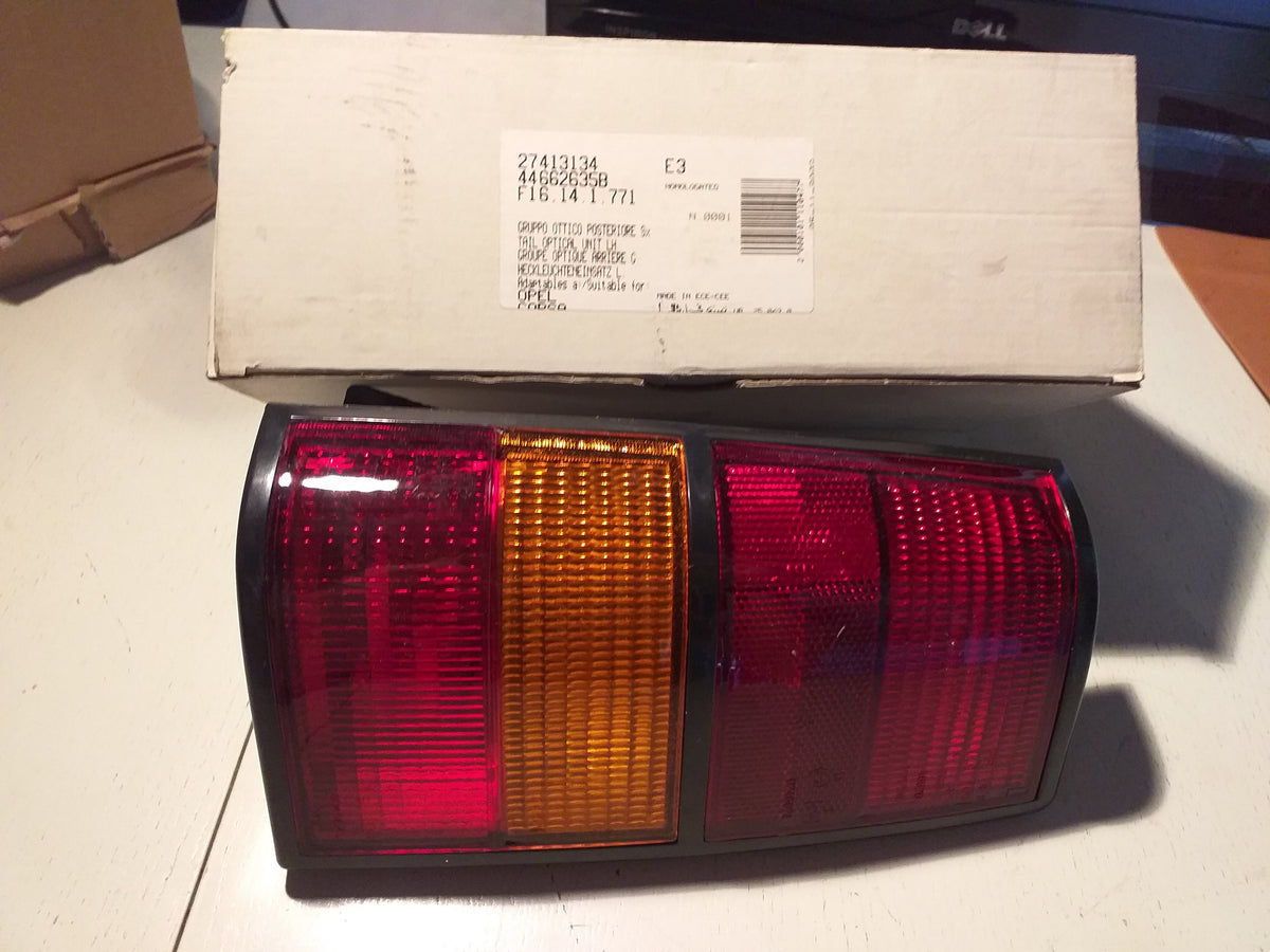 Corsa Gehäuse Rücklicht links original NEU