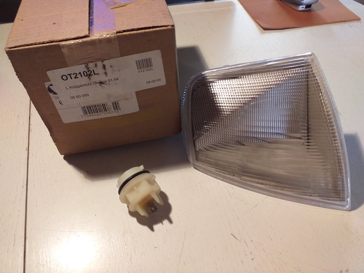 Omega 91-94 Bj Blinkerglas original ARTEB NEU