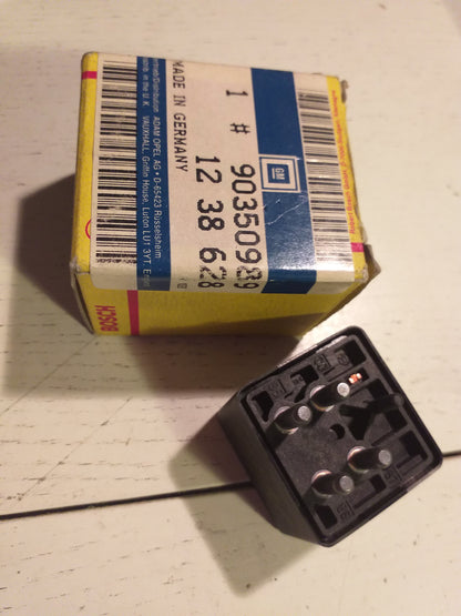 Calibra Vectra Astra F ABS Relais original GM Bosch NEU