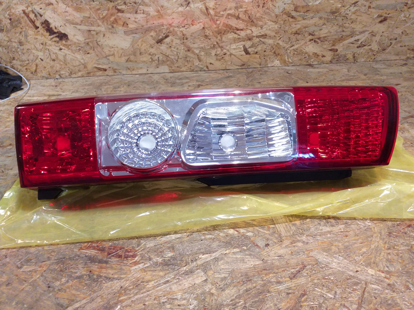 Peugeot Boxer Rücklicht links original Peugeot NEU