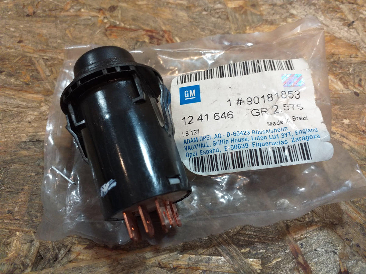 Kadett E Ascona C Warnblinkschalter original GM Opel NEU