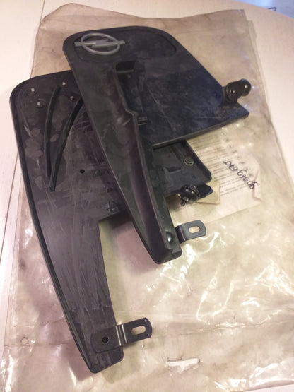 Omega Schmutzfänger hinten  original GM Opel NEU
